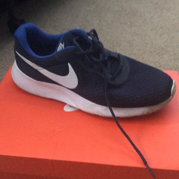 Mens Nike running shoe - Picture 1 of 6
